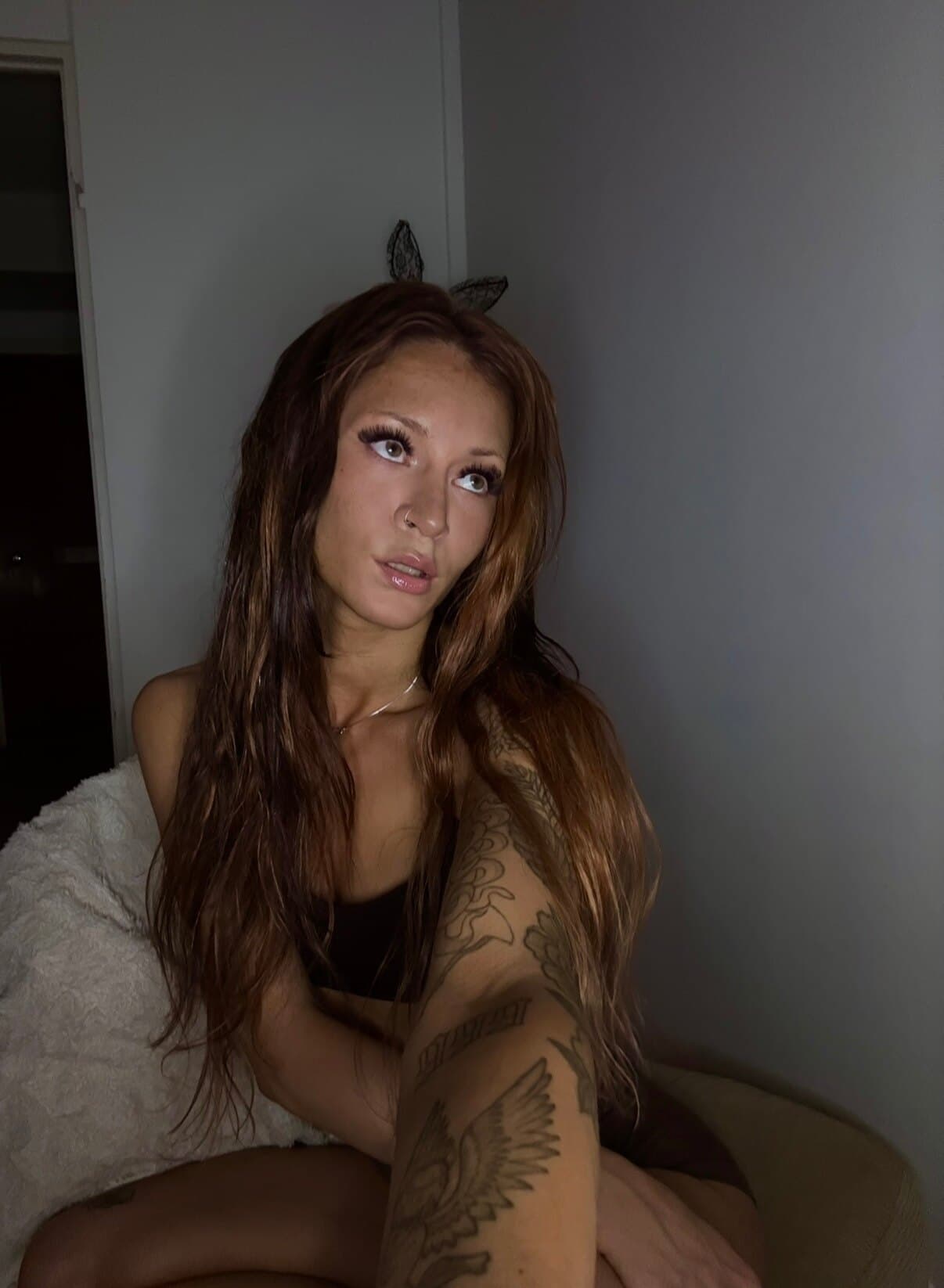 V