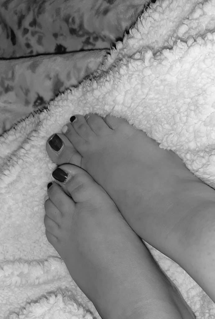 Lucia Grey Barefoot